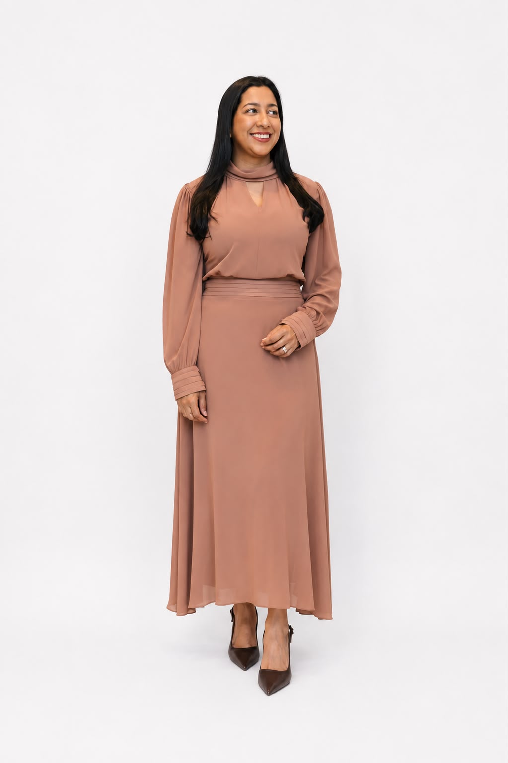 Vestido midi gola alta c/ detalhe frontal