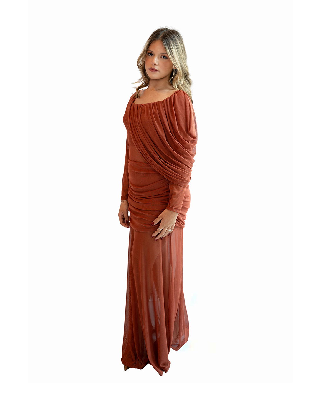 Vestido longo drapeado em tule